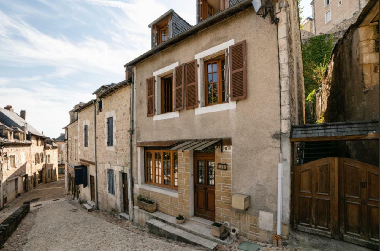 Maison Avec Patio Dans Le Centre Historique Villa Terrasson-Lavilledieu Exterior photo